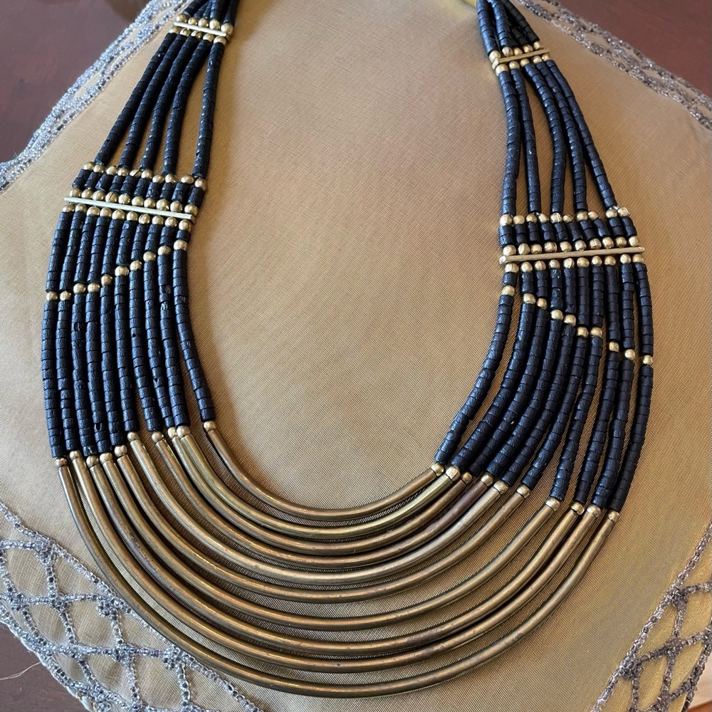 STUNNING VINTAGE LAYERED BRASS STRAND ADORNED W/BLACK CORAL BEADED CHEST COLLAR